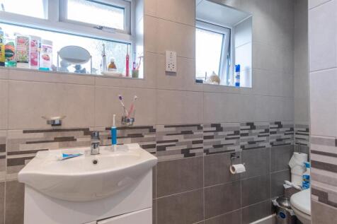 qFamily Bathroom