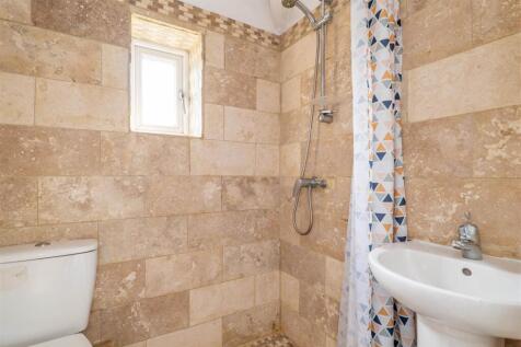 Master Bedroom Ensuite