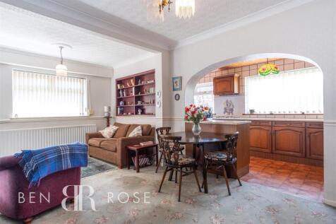 Sitting/Dining Room