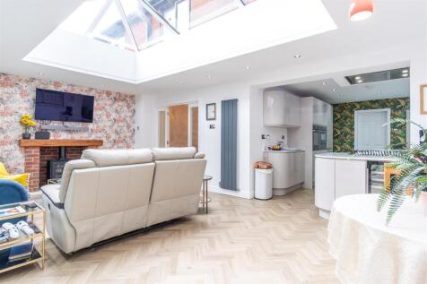Dining/Family Room