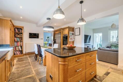 Fitted Kitchen