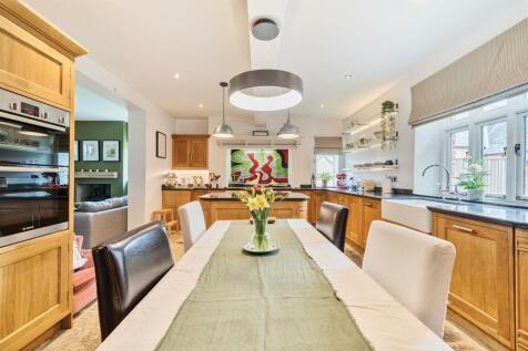 Fitted Kitchen