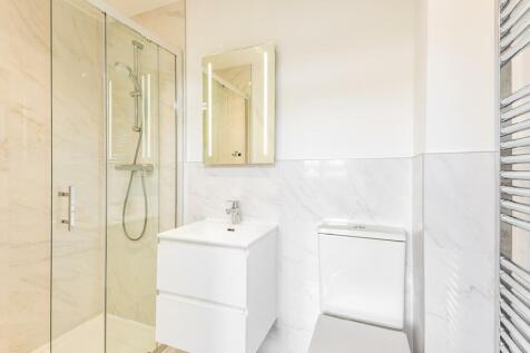Bedroom 2 Ensuite