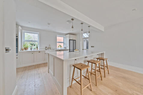 Kitchen / Breakfast Room