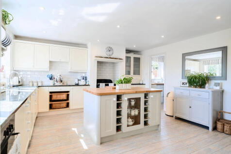 Kitchen / Breakfast Room