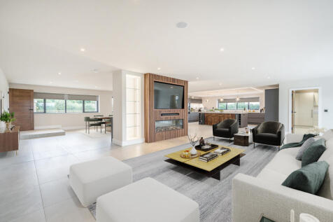 Open Plan Kitchen / Dining / Family Room