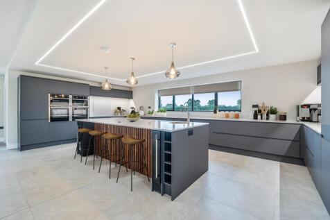 Open Plan Kitchen / Dining / Family Room