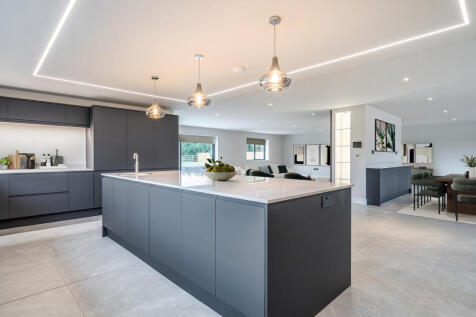 Open Plan Kitchen / Dining / Family Room