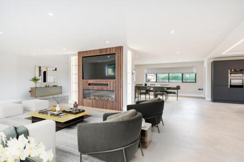 Open Plan Kitchen / Dining / Family Room
