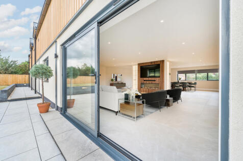 Open Plan Kitchen / Dining / Family Room