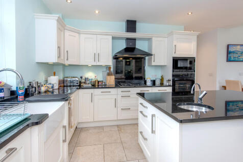 Kitchen / Breakfast / Family Room