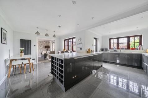 Kitchen / Breakfast Room