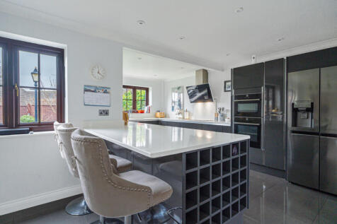 Kitchen / Breakfast Room