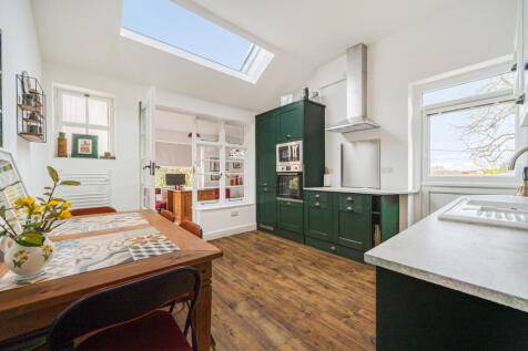 Kitchen / Breakfast Room