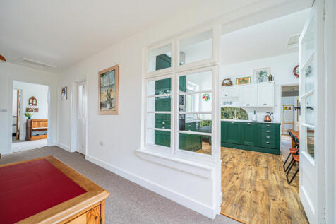 Kitchen / Breakfast Room