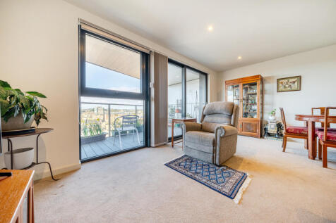 Open Plan Kitchen / Living / Dining Room