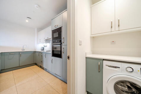 Open Plan Kitchen / Living / Dining Room