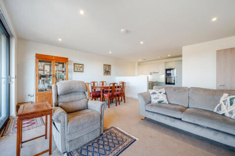 Open Plan Kitchen / Living / Dining Room