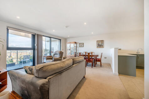 Open Plan Kitchen / Living / Dining Room