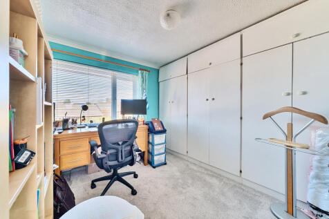 Bedroom 4 / Office