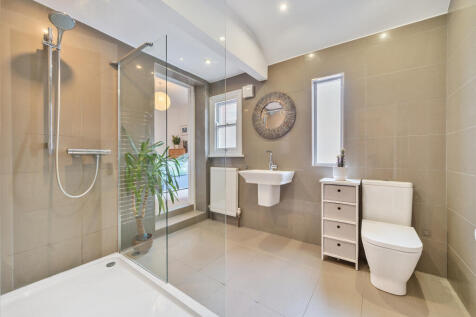 Jack &amp; Jill Shower Room