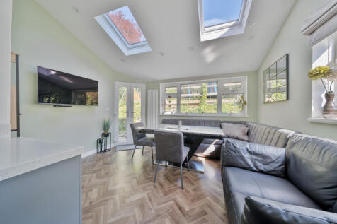 Kitchen / Breakfast  / Garden Room