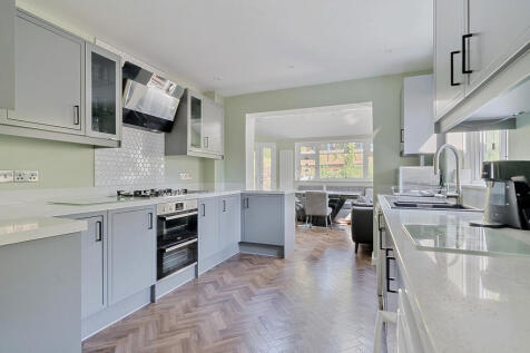 Kitchen / Breakfast  / Garden Room