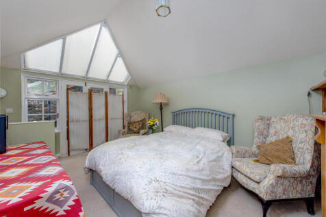Annexe - Living Room / Bedroom 5