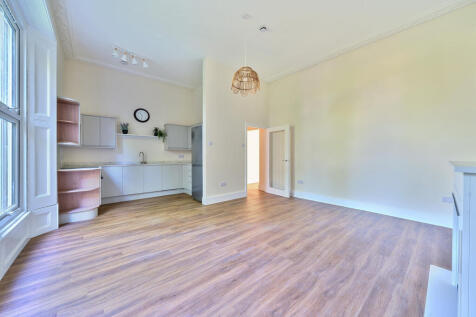 Living Room / Kitchen