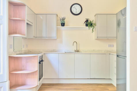 Living Room / Kitchen