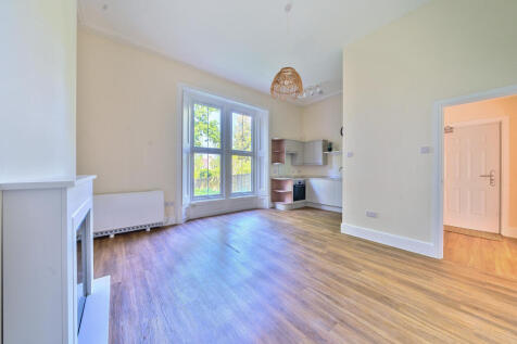 Living Room / Kitchen