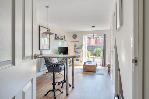 Open Plan Kitchen / Living / Dining Room