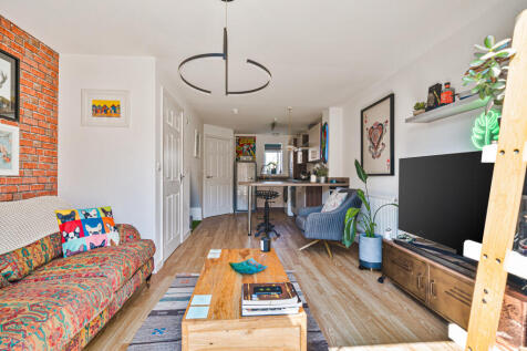 Open Plan Kitchen / Living / Dining Room