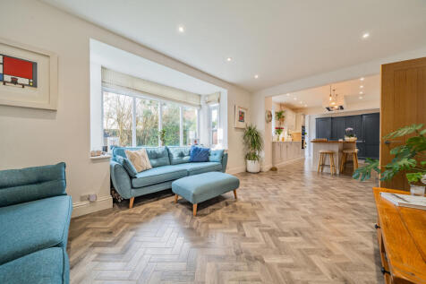 Open Plan Kitchen / Living / Dining Room