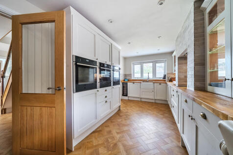 Kitchen / Breakfast Room