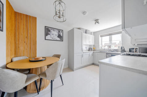 Kitchen / Breakfast Room