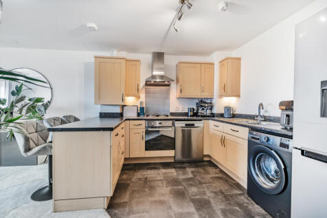 Open Plan Living Room / Kitchen