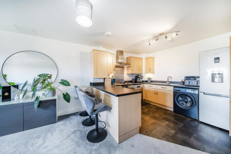 Open Plan Living Room / Kitchen
