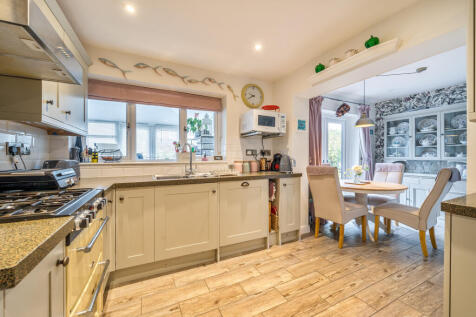 Kitchen / Breakfast Room