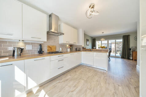 Open Plan Kitchen / Dining / Family Room