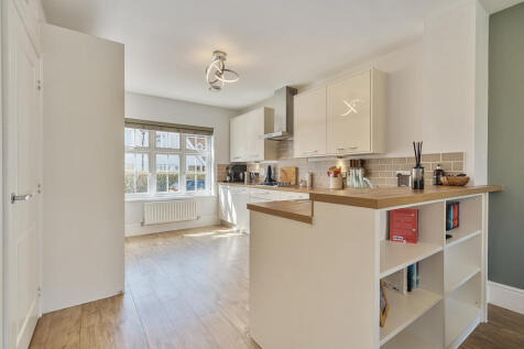 Open Plan Kitchen / Dining / Family Room