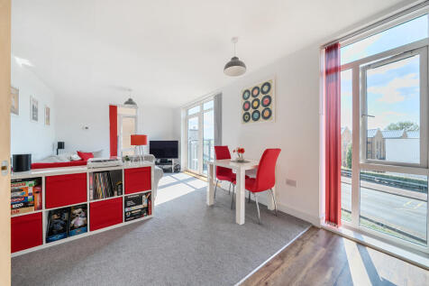 Open Plan Kitchen / Living / Dining Room