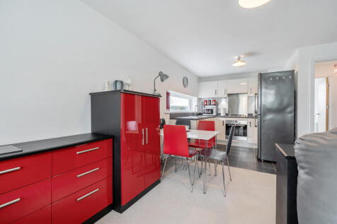 Open Plan Kitchen / Living / Dining Room