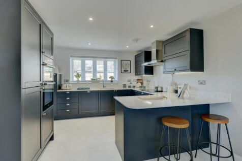 Kitchen / Dining Area