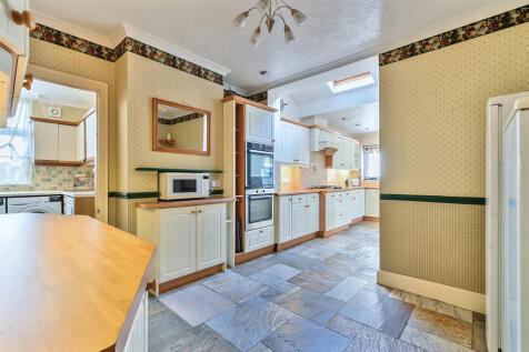Kitchen / Breakfast Room