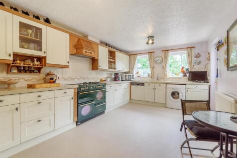 Fitted kitchen