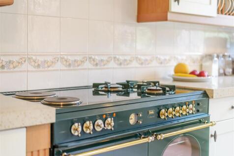 Fitted kitchen