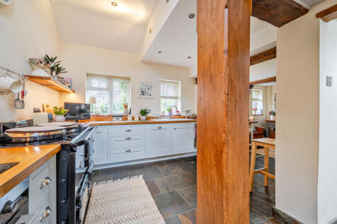 Kitchen / Breakfast Room