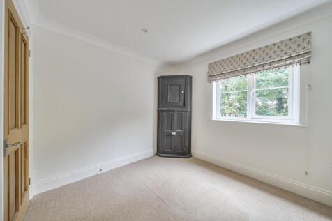 Office / Bedroom 5