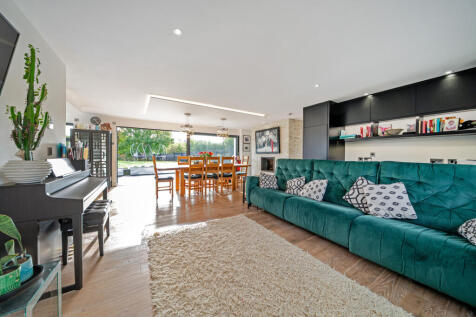 Kitchen / Snug / Dining Room